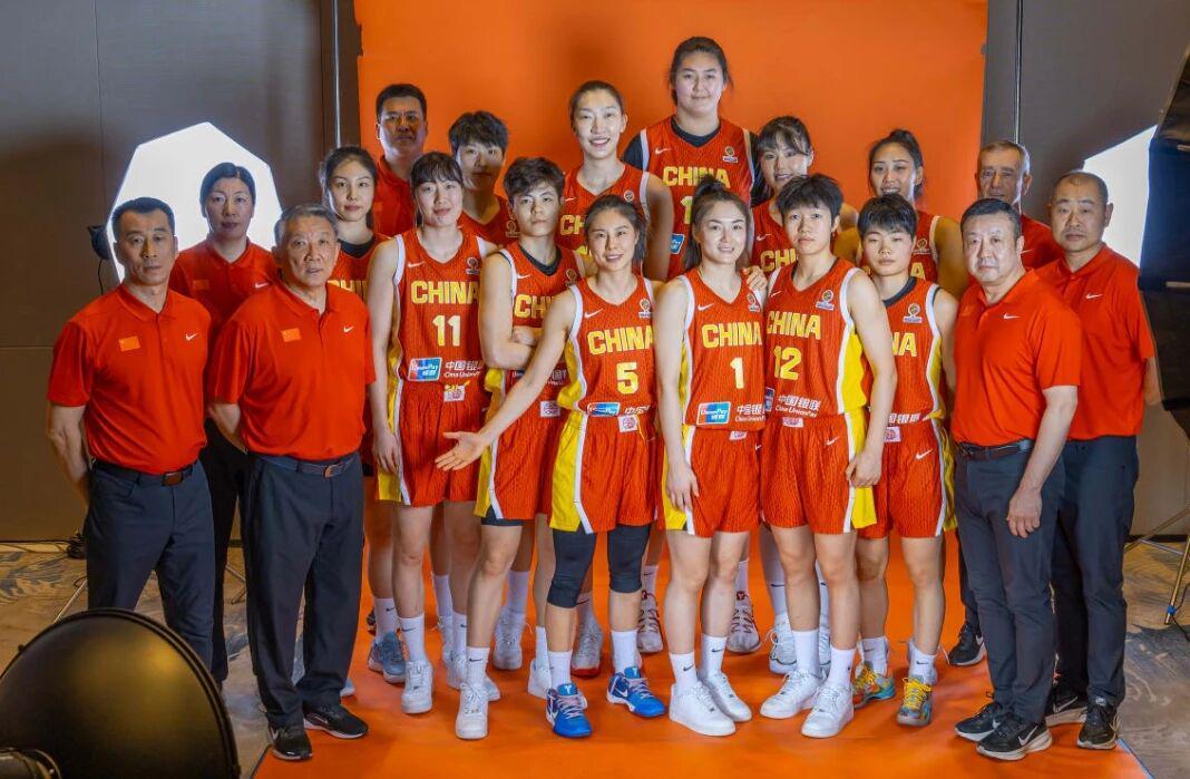 中国女篮官宣阵容调整，宫鲁鸣爱将回归，韩旭李月汝官宣重返WNBA
